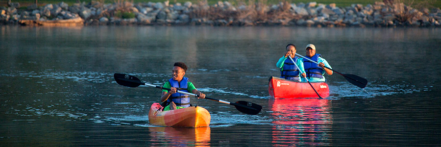 Family kayaking at Claytor Lake state park
